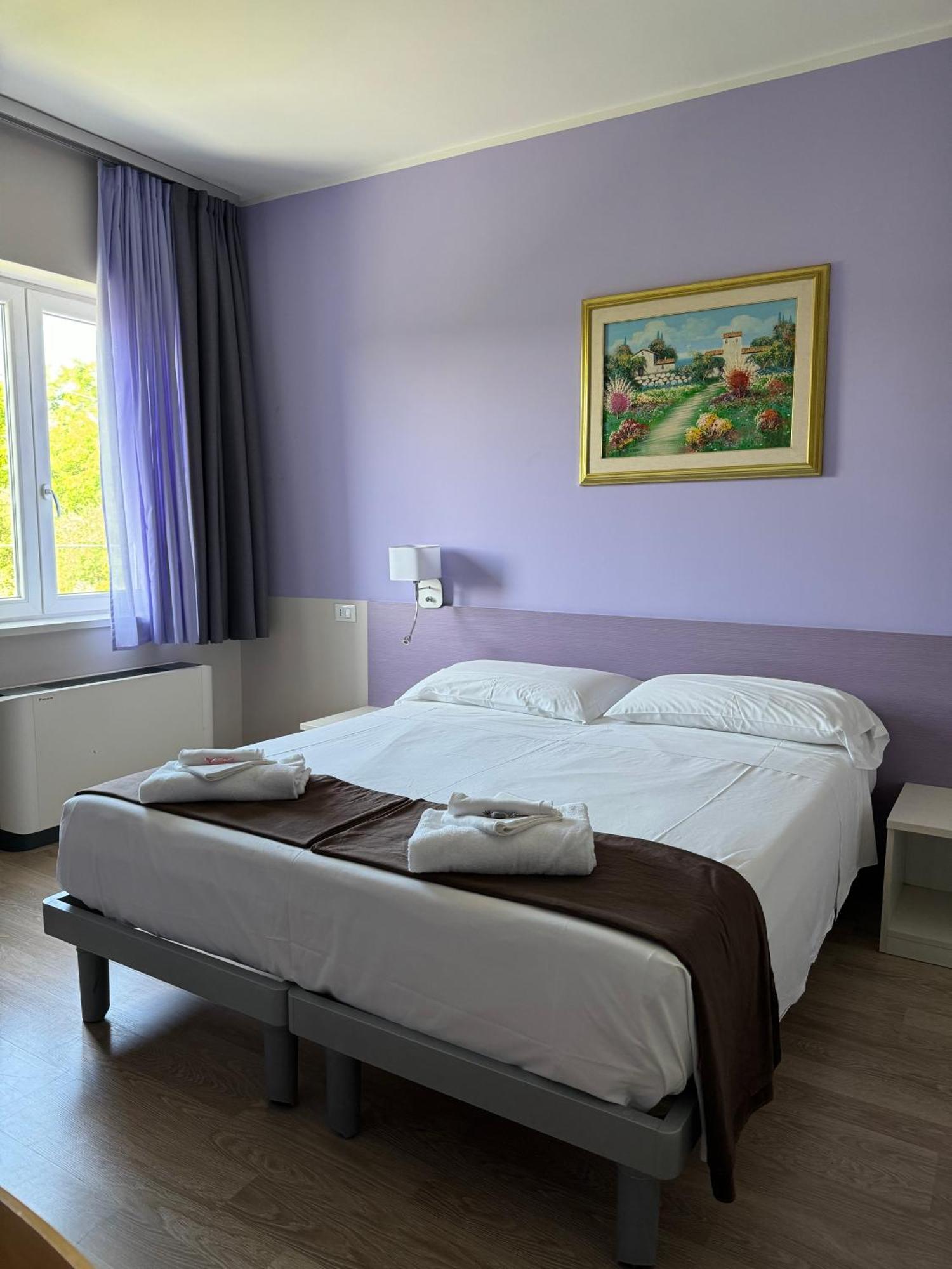 Albergo Trattoria Italia Десенцано дел Гарда Екстериор снимка